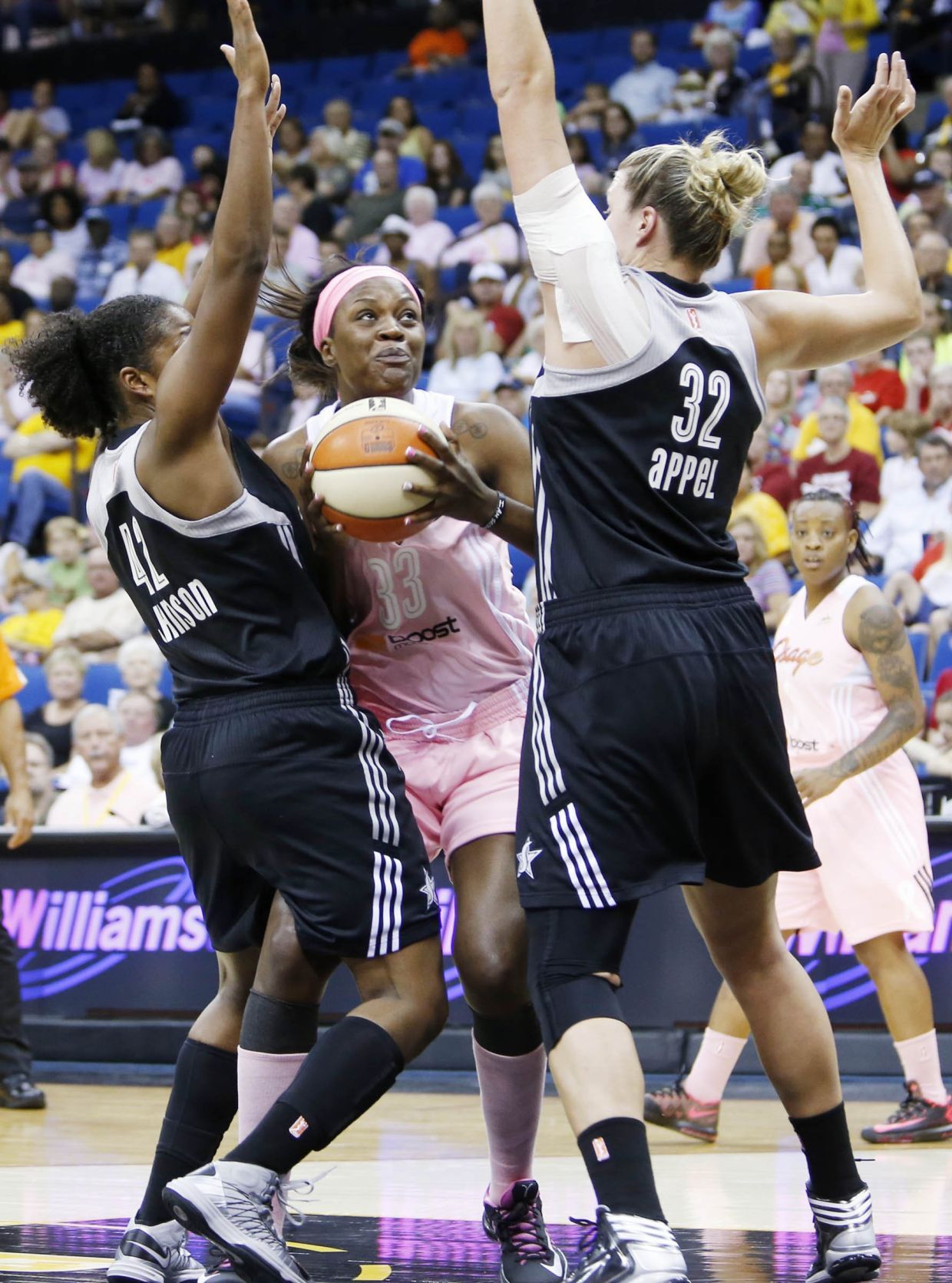 Shock hosts San Antonio Silver Stars